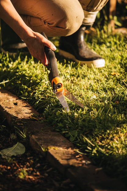 Fiskars Servo-System Grass Shears for Precise Lawn Edge Cutting
