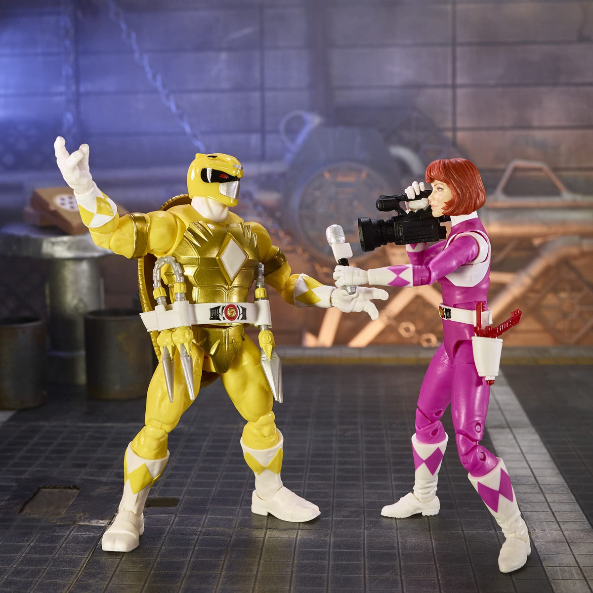 Hasbro MMPR/TMNT Lightning Mike and April Action Figure 2-Pack