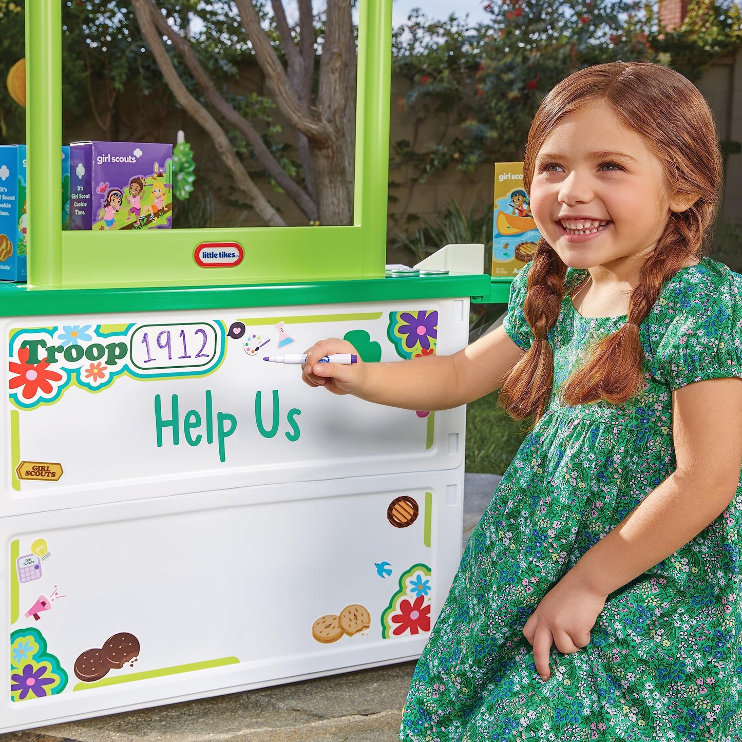 Little Tikes Girl Scout Cookie Booth with 19 Accessories