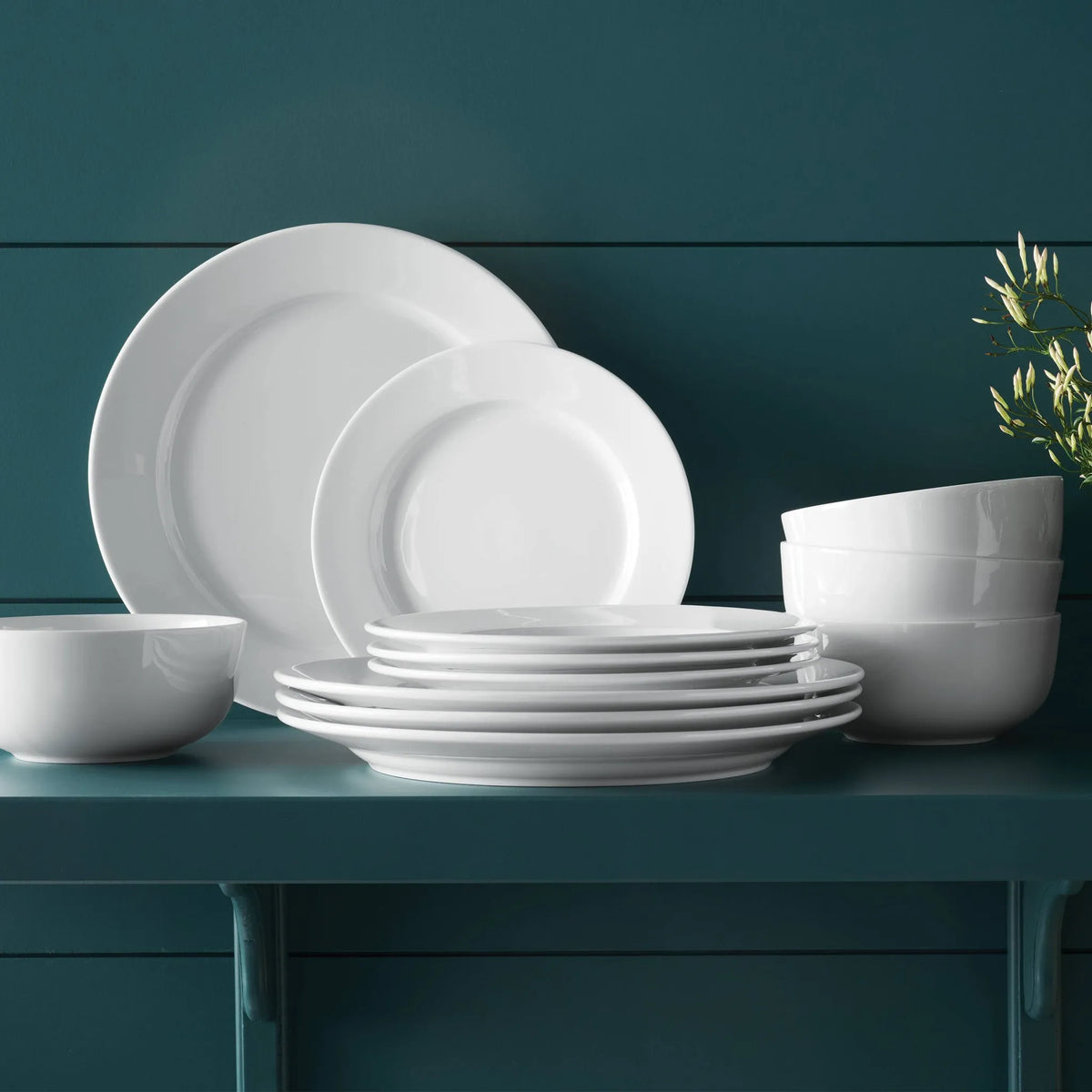 Threshold 12pc New Porcelain Round Rim Dinnerware Set